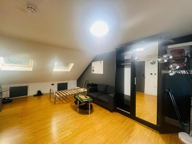 Studio for rent in Thames View, Greater London