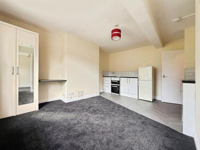 Studio for rent in Ecclesfield, South Yorkshire