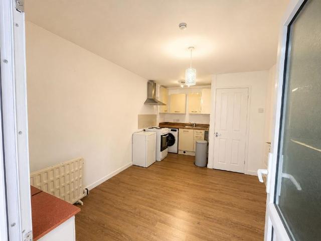 Studio for rent in Hillview, Surrey