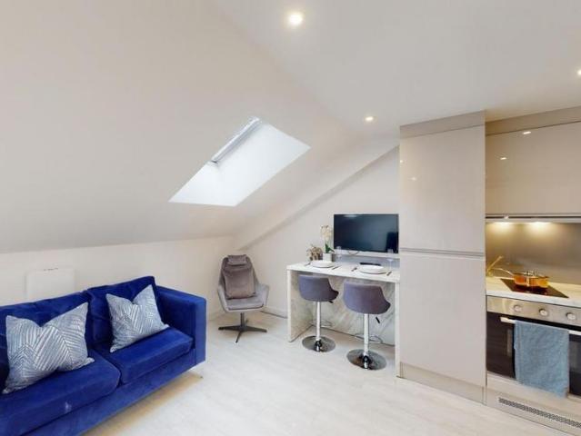 Studio for rent in Reading