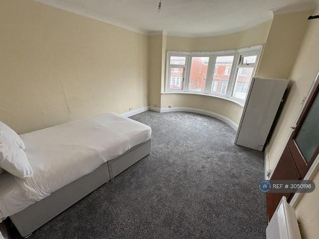 Studio for rent in Knowle, Blackpool