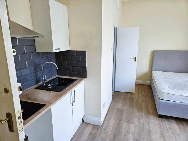 Flat for rent in South Tottenham, Greater London