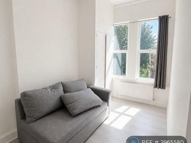 Studio for rent in West Hendon, The Hyde