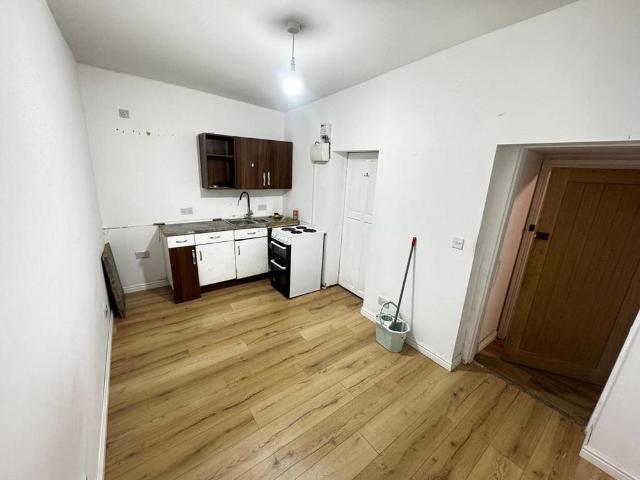 Studio for rent in Harts Hill, Brierley Hill