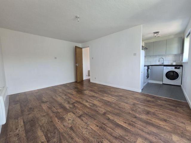 Flat for rent in London Borough of Lewisham, Greater London
