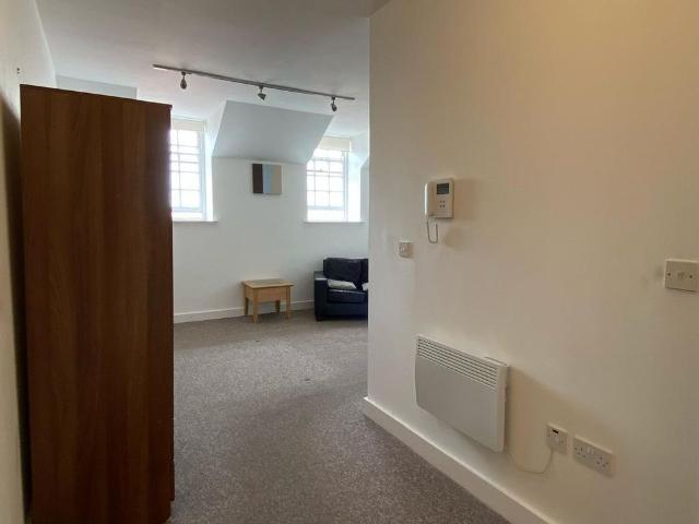 Studio for rent in Mount Pleasant, Llanelli