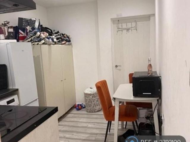 Studio for rent in Burnham, Swallow