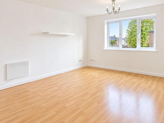 Studio for rent in Carterhatch, Greater London