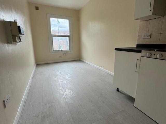 Studio for rent in Northumberland Heath, Greater London