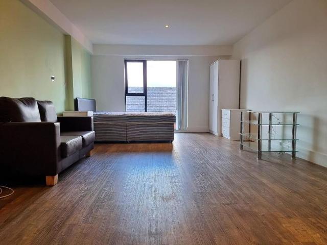 Studio for rent in Royton, Oldham