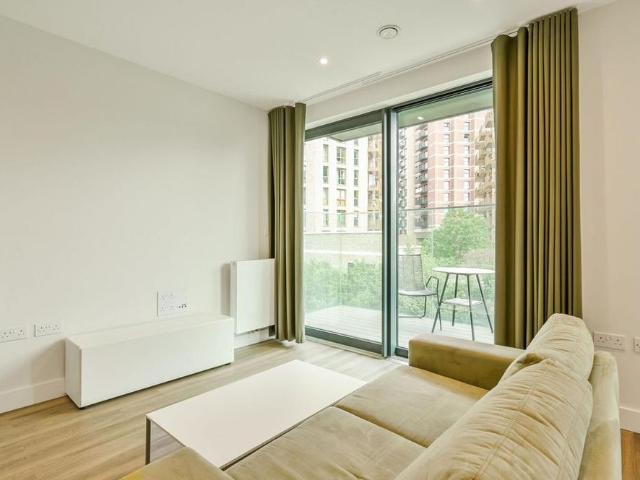 Studio for rent in London Borough of Hounslow, Greater London