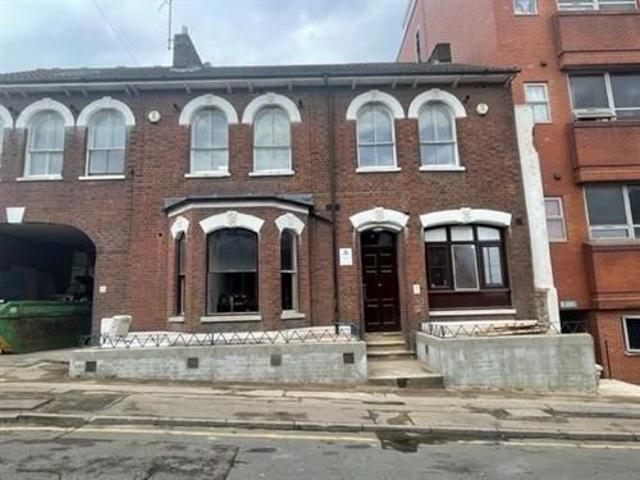 Studio for rent in Spring Park, Luton