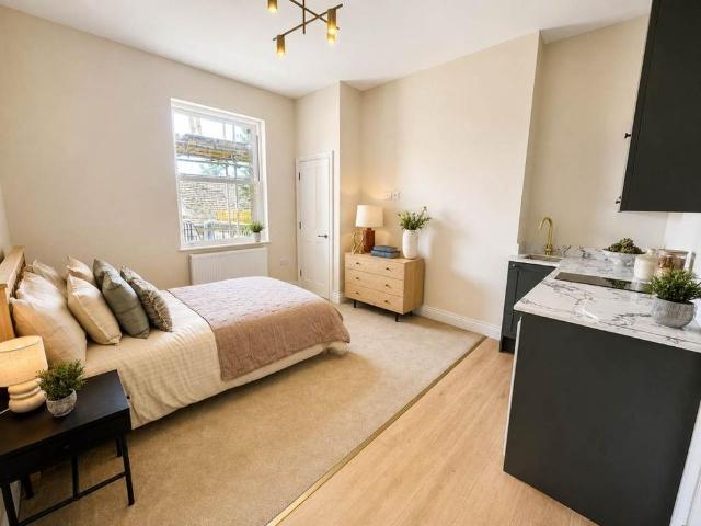 Studio for rent in Aldrington