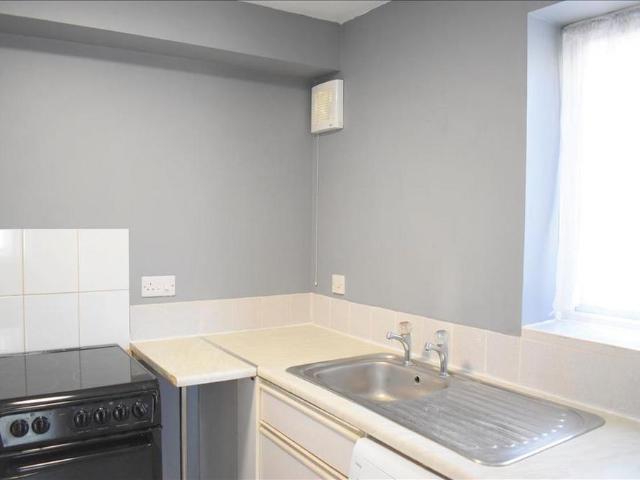 Studio for rent in Lower Feltham, Greater London