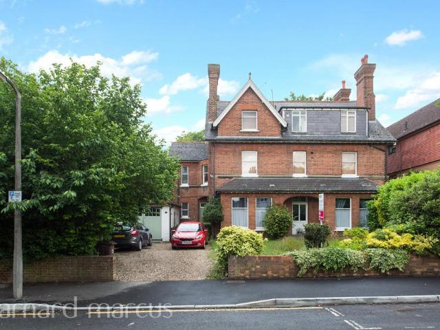 Flat for rent in Carshalton Beeches, Greater London