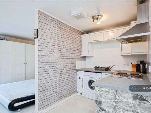 Flat for rent in Georgia, Greater Manchester