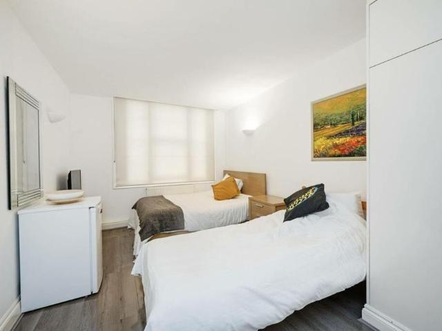 Studio for rent in Lyons, Greater London