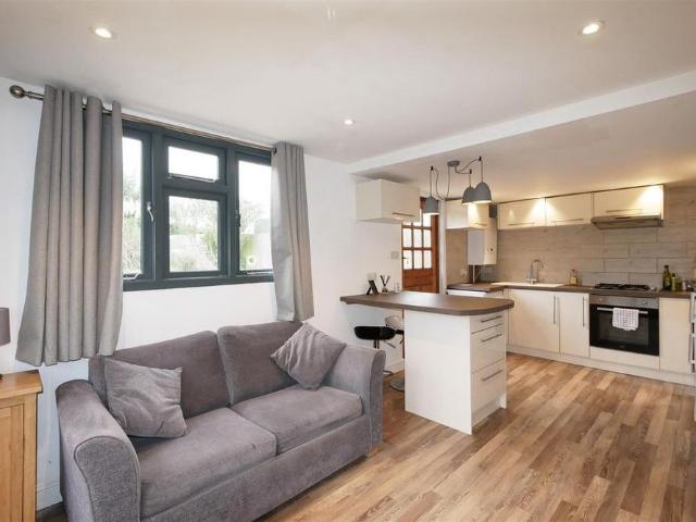 Studio for rent in Berrick Salome, Oxfordshire