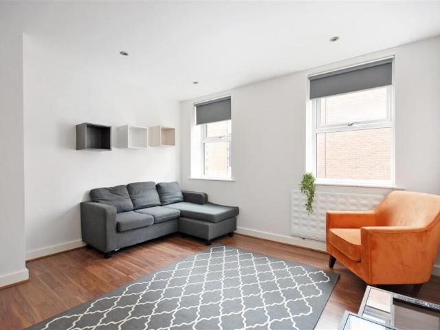 Flat for rent in Broomfield, South Yorkshire