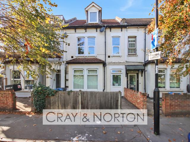 Studio for rent in London Borough of Croydon, Greater London