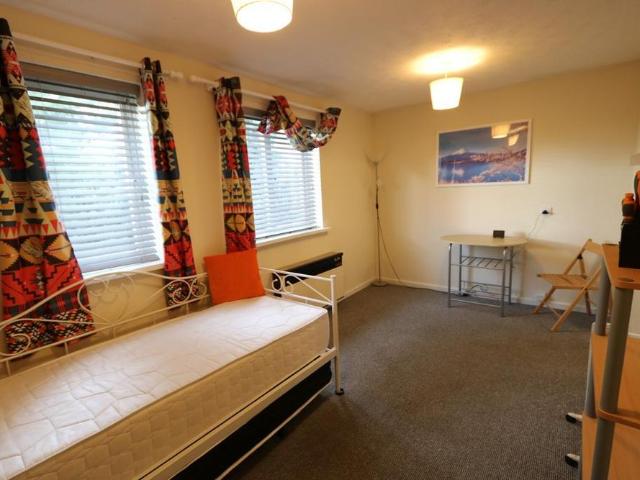 Studio for rent in Green Close, Warwickshire