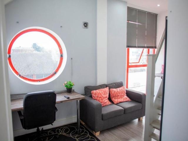 Studio for rent in Reading