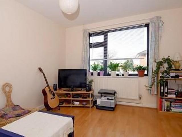 Studio for rent in Caldecott, Dromore