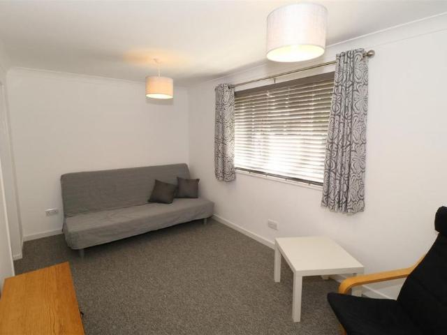Studio for rent in Green Close, Warwickshire