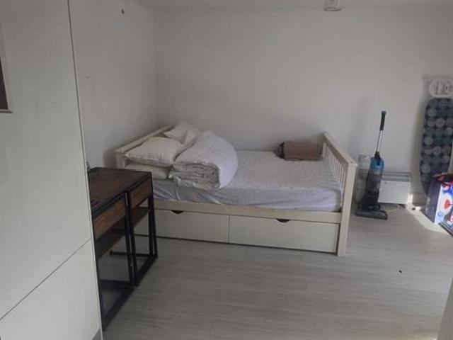 Studio for rent in Thames View, Greater London