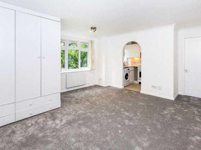Studio for rent in St Marks, Maidenhead