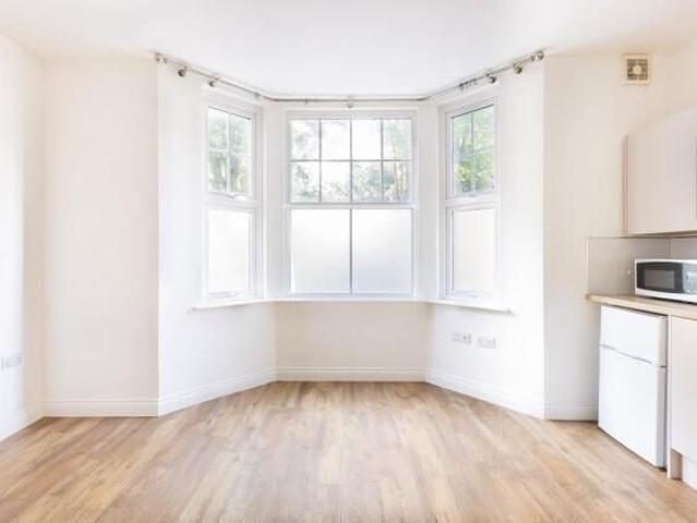 Studio for rent in New Bilton