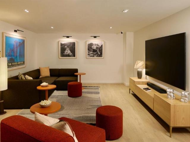 Studio for rent in North Leith, Trinity