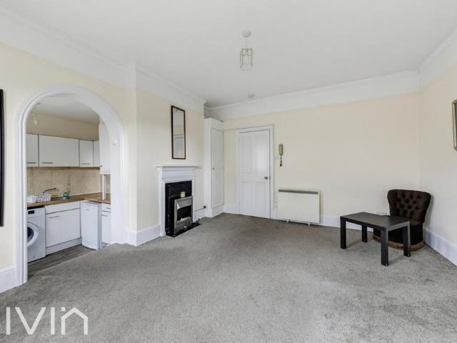 Studio for rent in London Borough of Croydon, Greater London