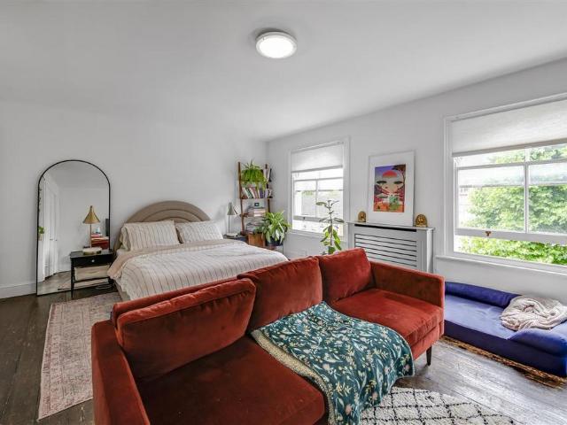 Flat for rent in North Kensington, Greater London