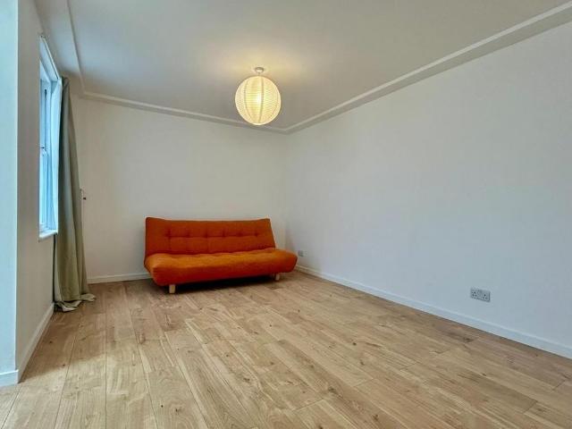 Studio for rent in Brighton & Hove
