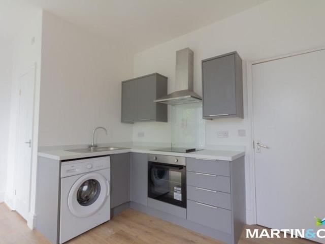 Studio for rent in Cotteridge, West Midlands
