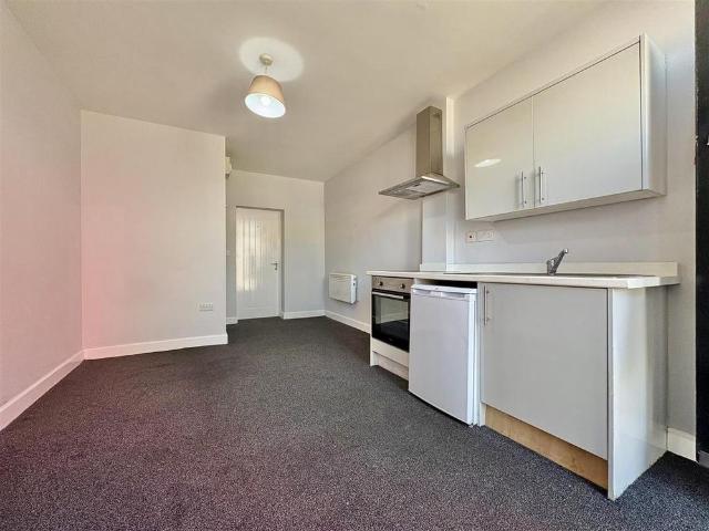 Studio for rent in Goldthorn Hill, West Midlands