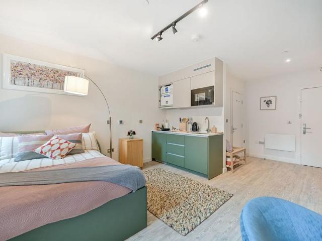 Flat for rent in Norbiton, Greater London