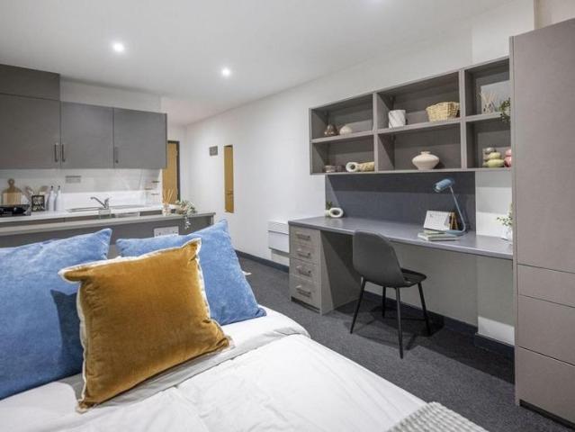 Studio for rent in Stoke, Stoke-on-Trent