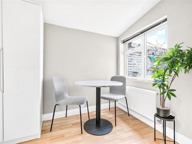 Studio for rent in Royal Borough of Kensington and Chelsea, Greater London