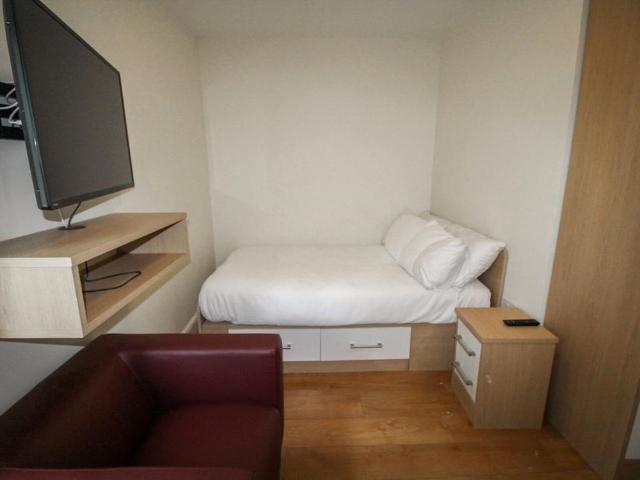 Studio for rent in Lofthouse, West Yorkshire