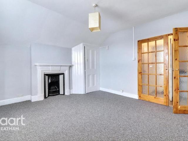 Flat for rent in Streatham Hill, Greater London