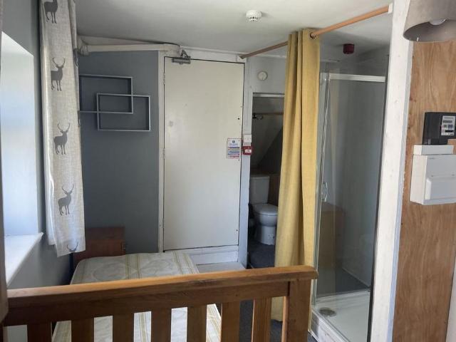 Studio for rent in Fort Hill, Kentisbury