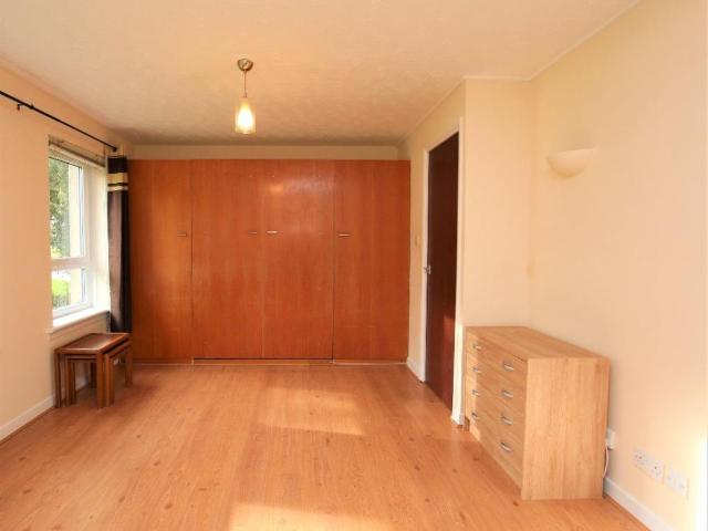 Studio for rent in Bantaskin, Scotland