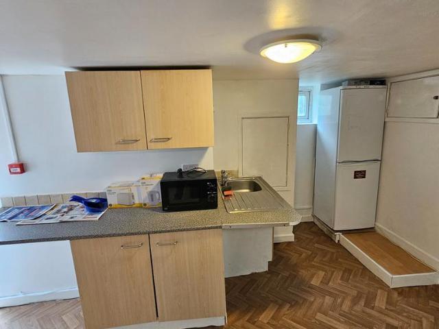 Flat for rent in Harehills, West Yorkshire