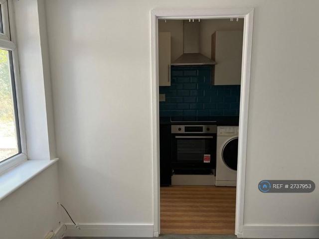 Studio for rent in Slough