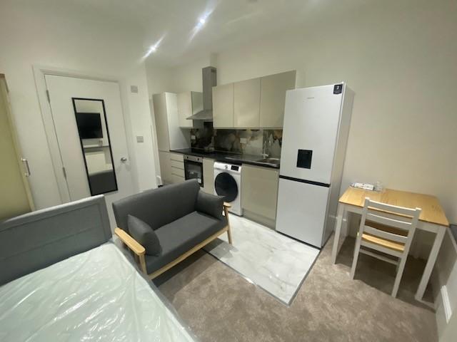Flat for rent in Longlands, Greater London