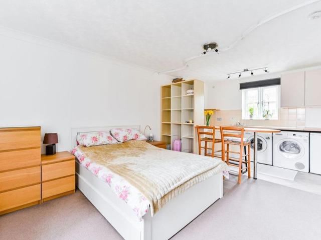 Studio for rent in Lane, Greater London