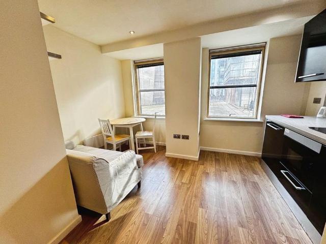 Studio for rent in West Yorkshire