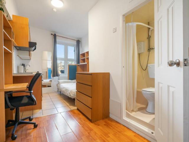Apartment for rent in Earl's Court, Greater London